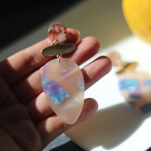 HP ♥️ 925 Acrylic Dangle dainty tear drop Earrings - Picture 7 of 7